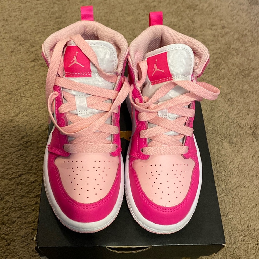 Jordan 1 MID